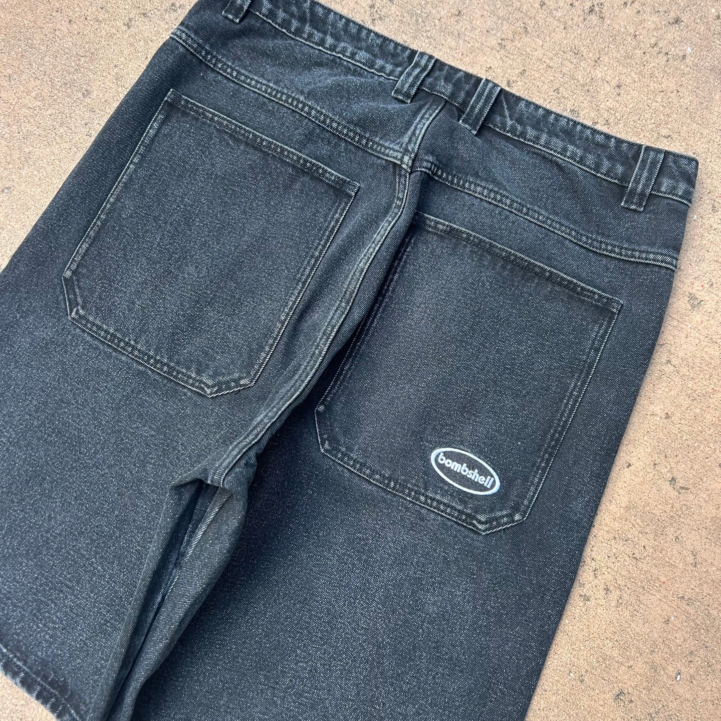 Bombshell V1 Jorts (black)