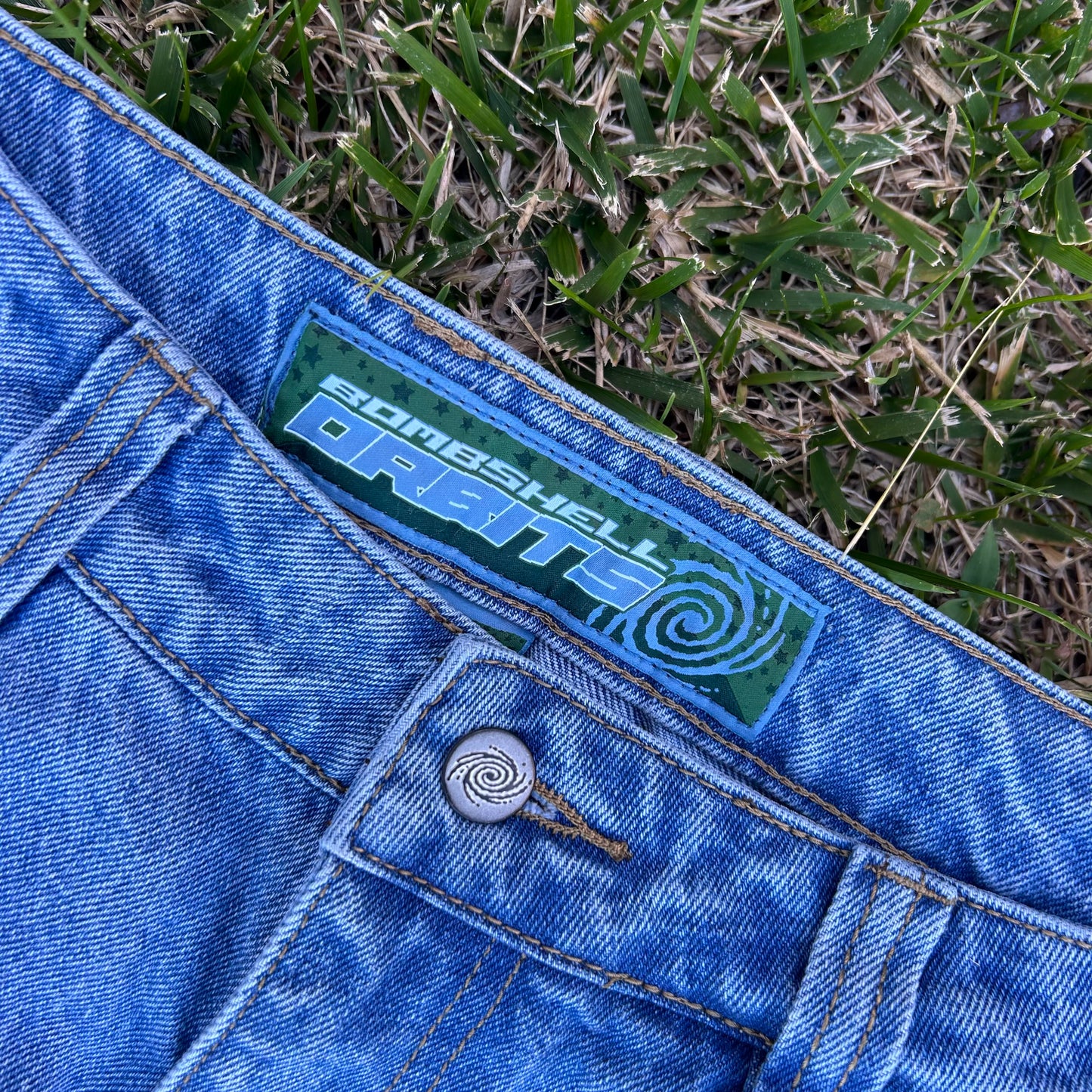 Bombshell Orbits (mid light wash)