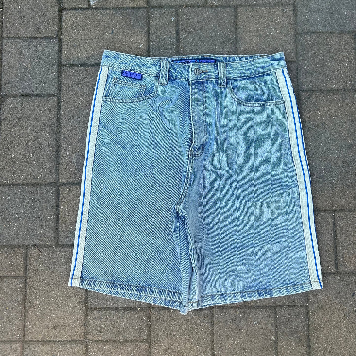 Tiger shark Jorts (light wash)