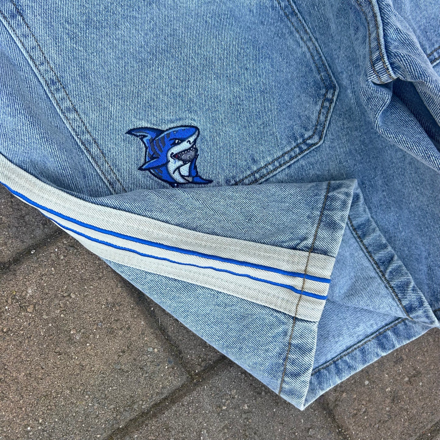 Tiger shark Jorts (light wash)