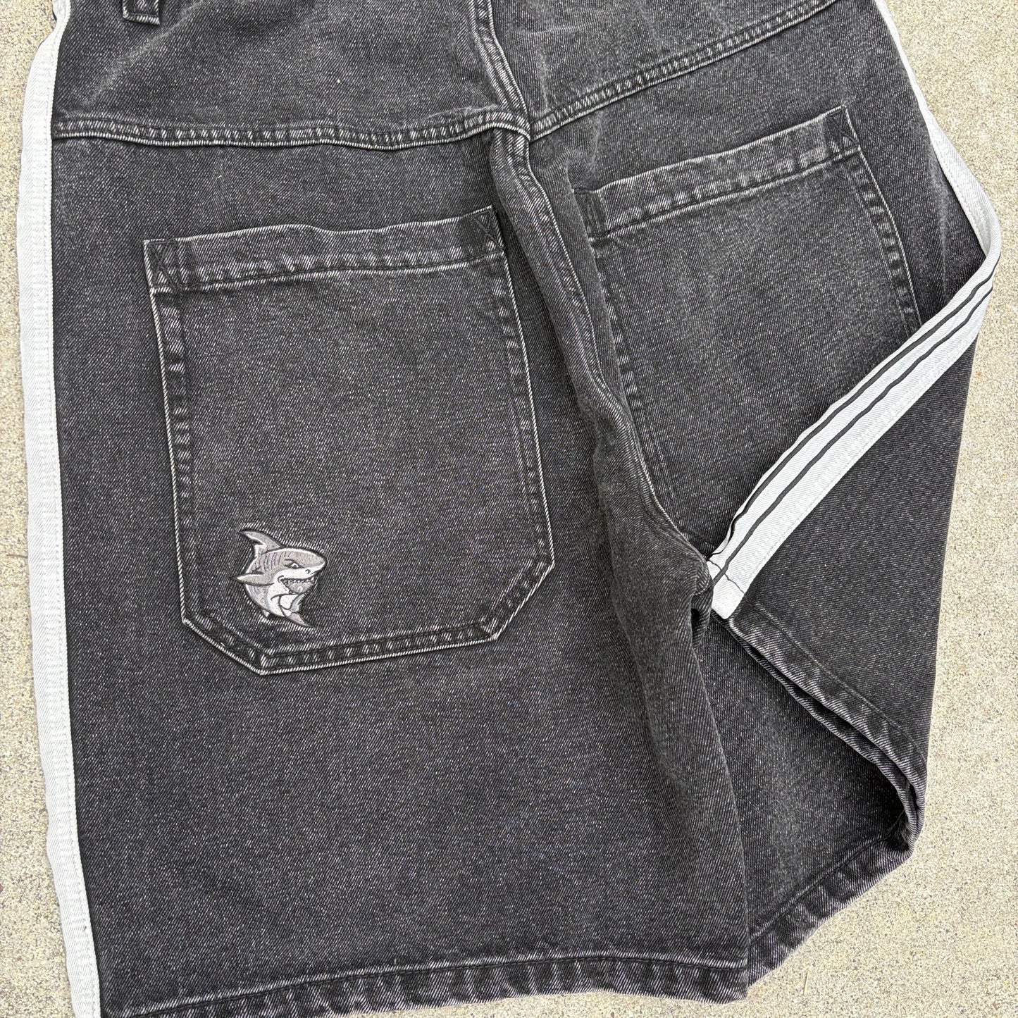 Tiger shark Jorts (black)