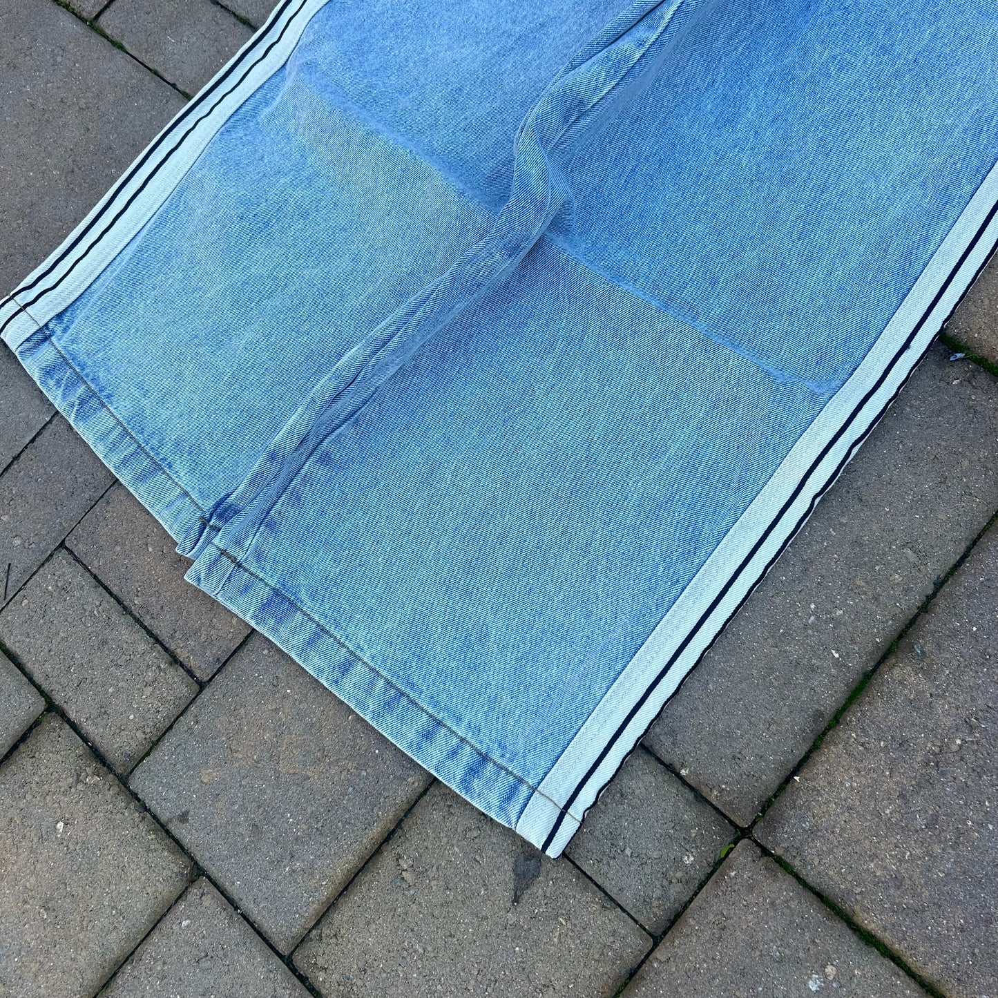 Bombshell Tiger Sharks (light wash)