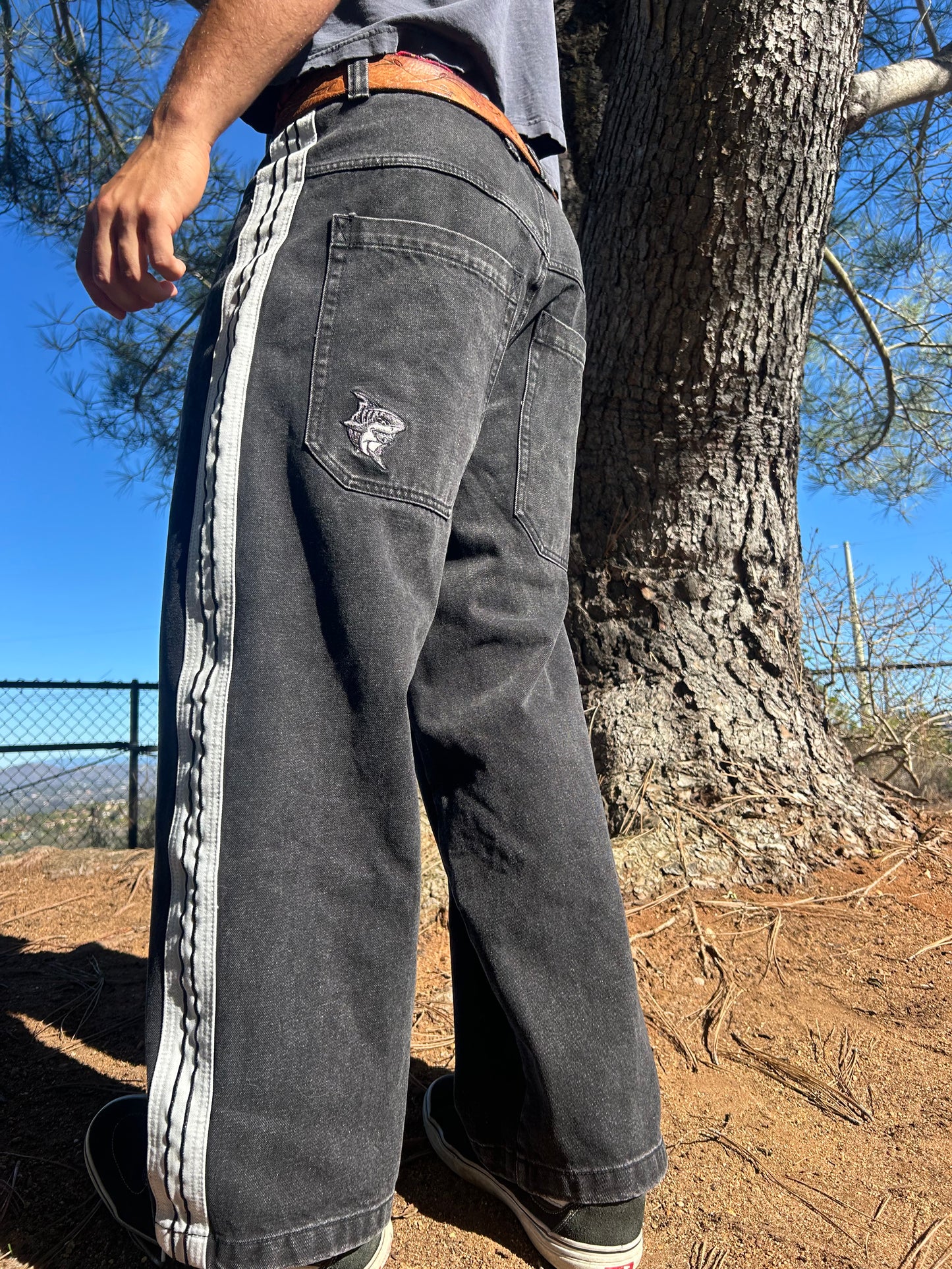 Bombshell Tiger Sharks (black)