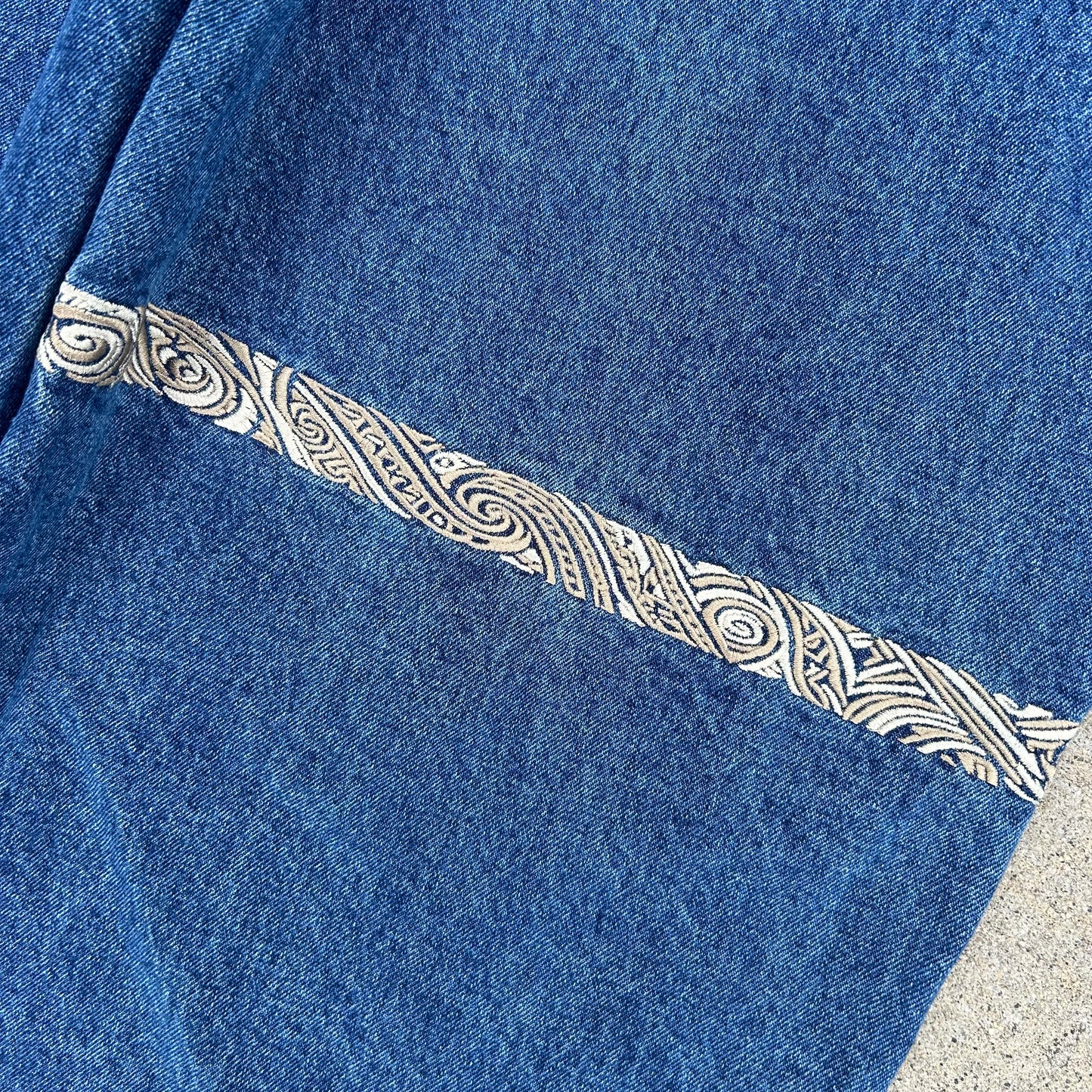 Bombshell Hooks (dark wash)