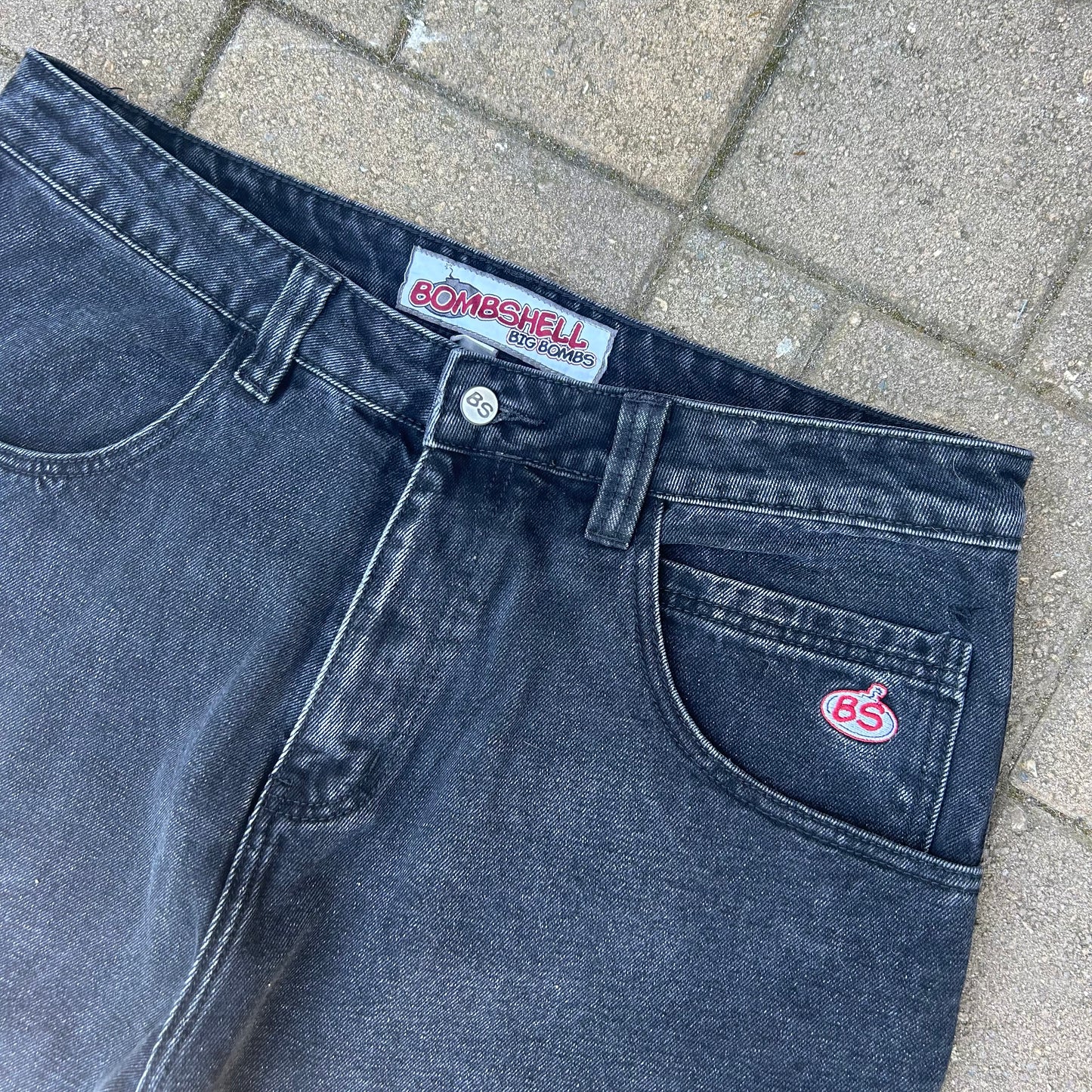 Big Bomb Jorts (black)