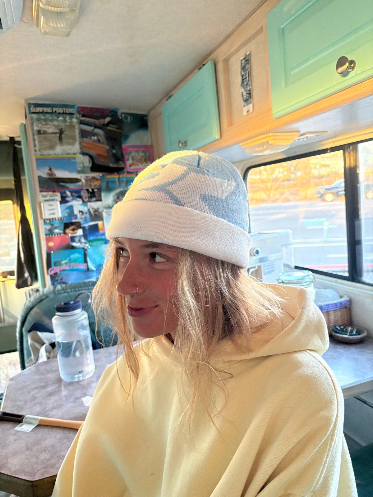 Bombshell Beanie (blue)