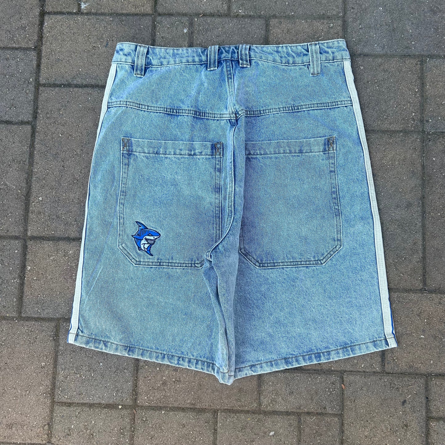 Tiger shark Jorts (light wash)