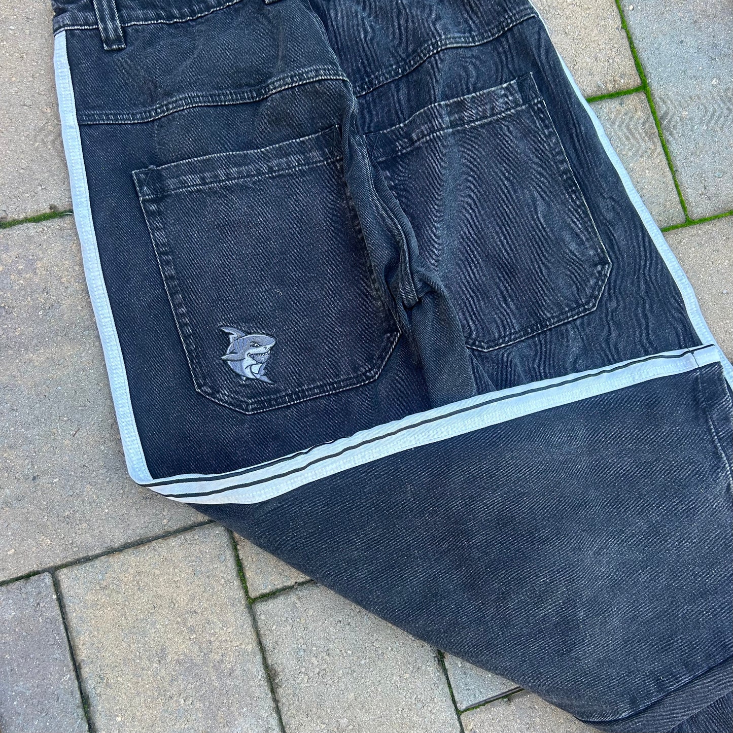 Bombshell Tiger Sharks (black)