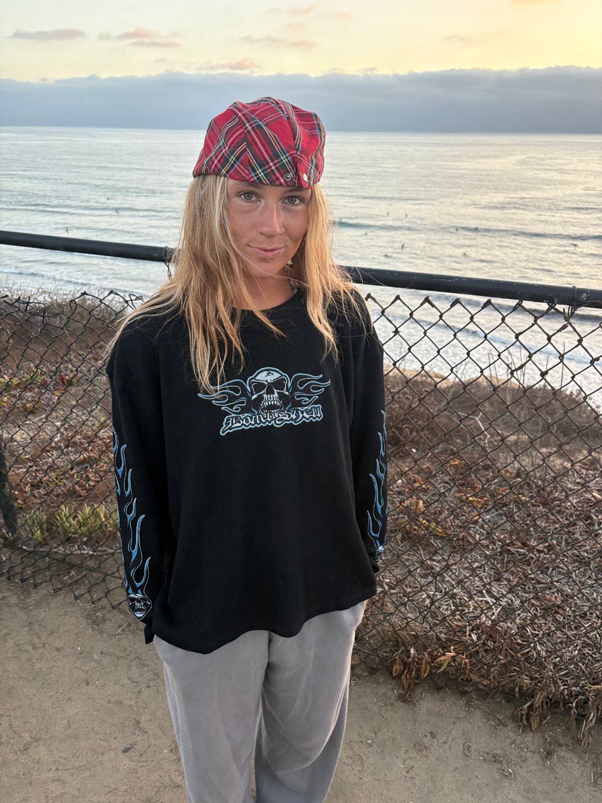 Flaming Skull Thermal (black)
