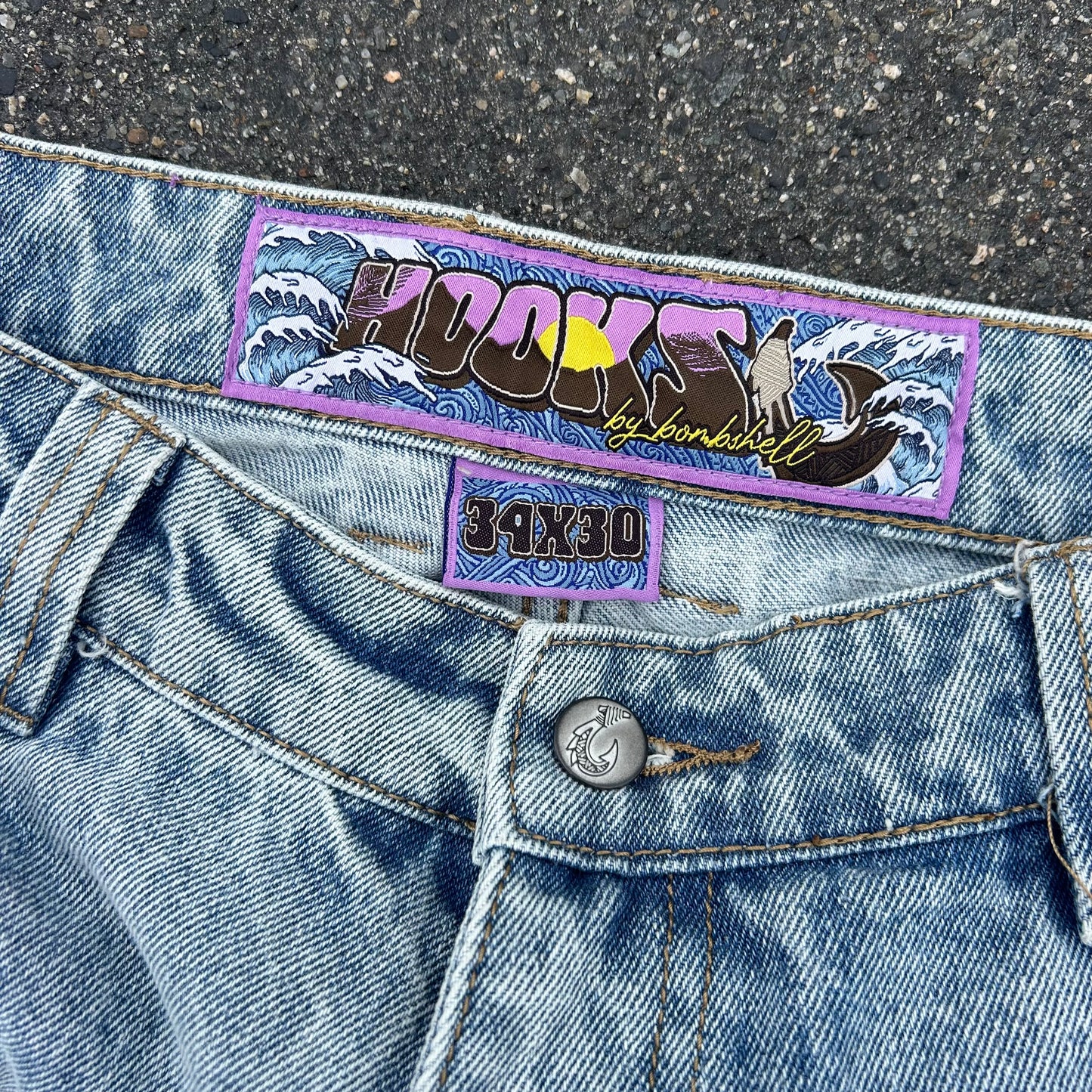 Bombshell Hooks (light wash)