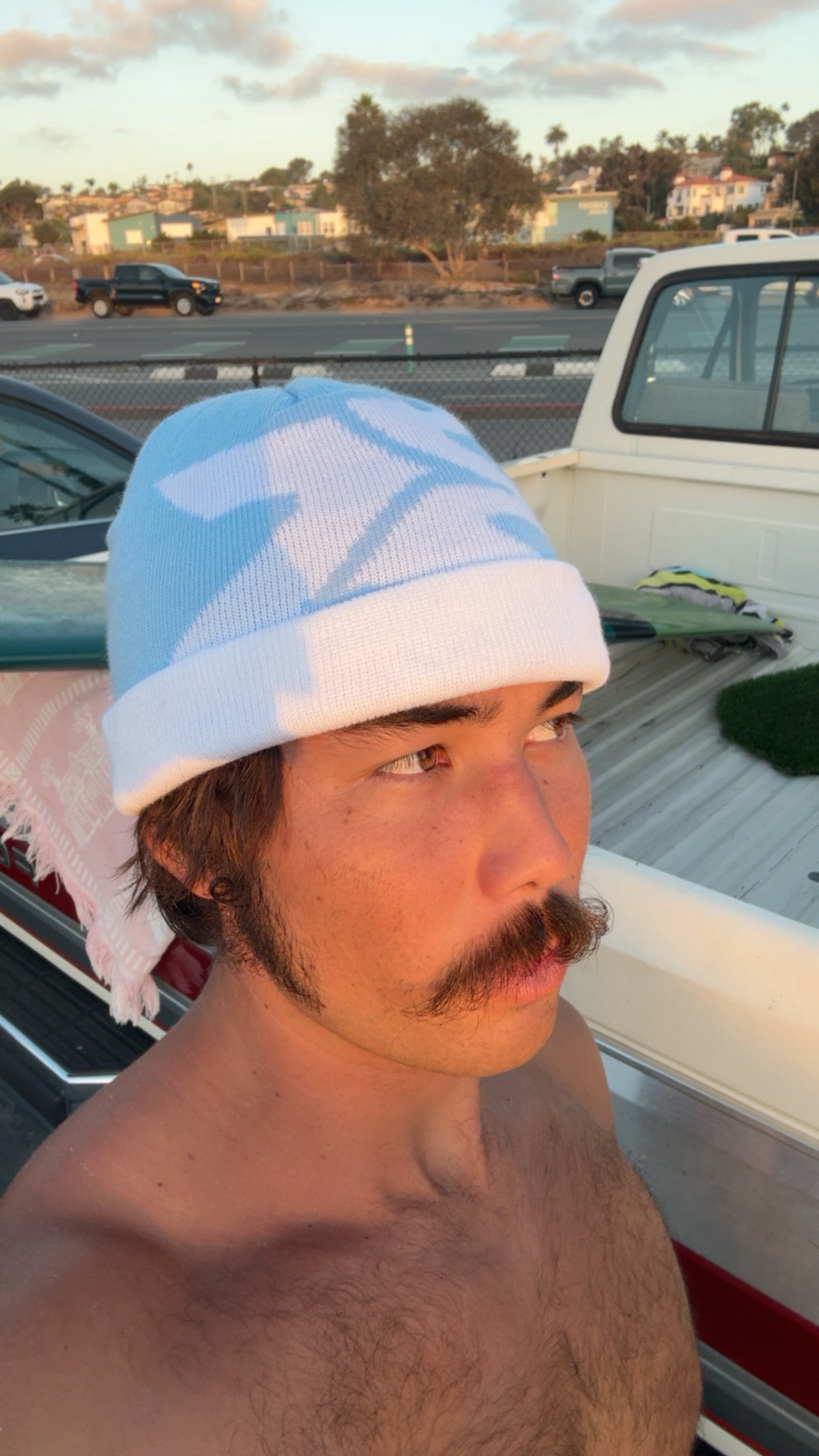 Bombshell Beanie (blue)